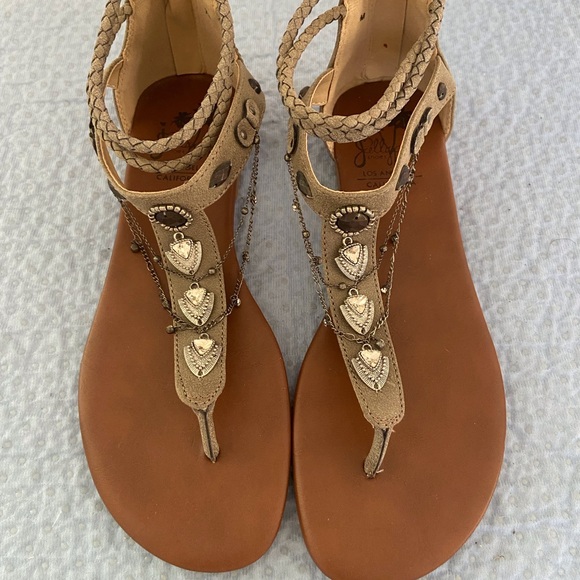 Jellypop Tan Sandals with Heart Details - Picture 1 of 8